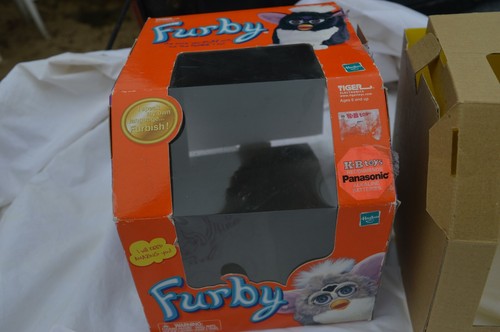 1ST GENERATION TIGER 1999 70-800 SKUNK TUXEDO FURBY NEW MIB ORANGE BOX - Picture 6 of 7