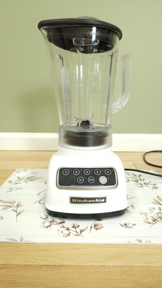 KitchenAid White 5 Speed Blender Base And Pitcher 56 OZ 6 Amps