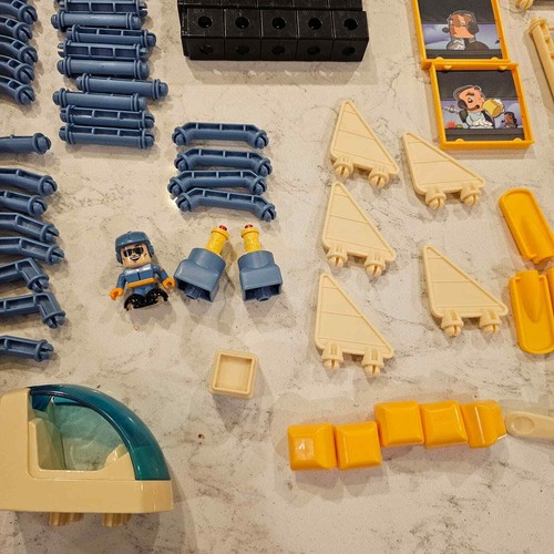Fisher Price Trio Building Set Airport Tower Command Original Box & Manual - Picture 4 of 11
