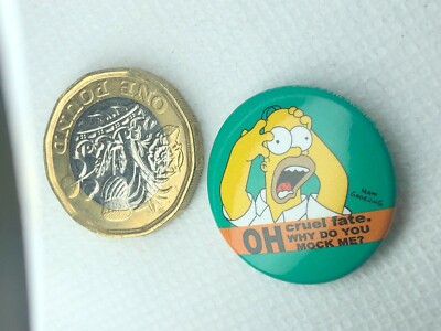 Abzeichen Die Simpsons Homer Grausames Schicksal Warum verspottest du mich Badge Neu Offiziell