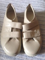 Ladies Ecco Cream Leather Touch Fastening Trainers Size Eu 40 Uk 7 Ladies Ecco Cream Leather Touch Fastening Trainers Size Eu 40 Uk 7