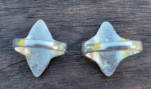 NUEVO EN STOCK (30) Anillos mixtos de metal plateado esmaltado bisutería callejera vintage al por mayor - Imagen 9 de 10