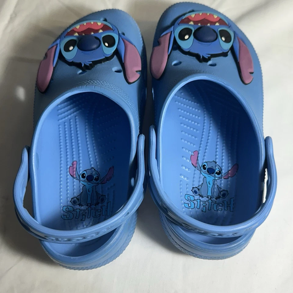 Zueco clásico Crocs Disney Stitch para niños talla J3 buen estado usado Foto 2 de 4