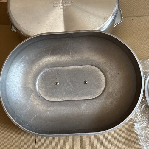 Magnalite Classic Dutch Oven Roaster w Lid & Trivet 15 Inches (38.1cm) - Picture 10 of 12
