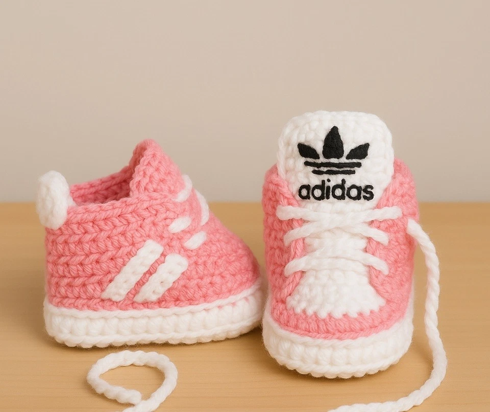KING COLE Crochet Amigurumi Pattern Only baby booties sneakers slippers trainers 0-6 month