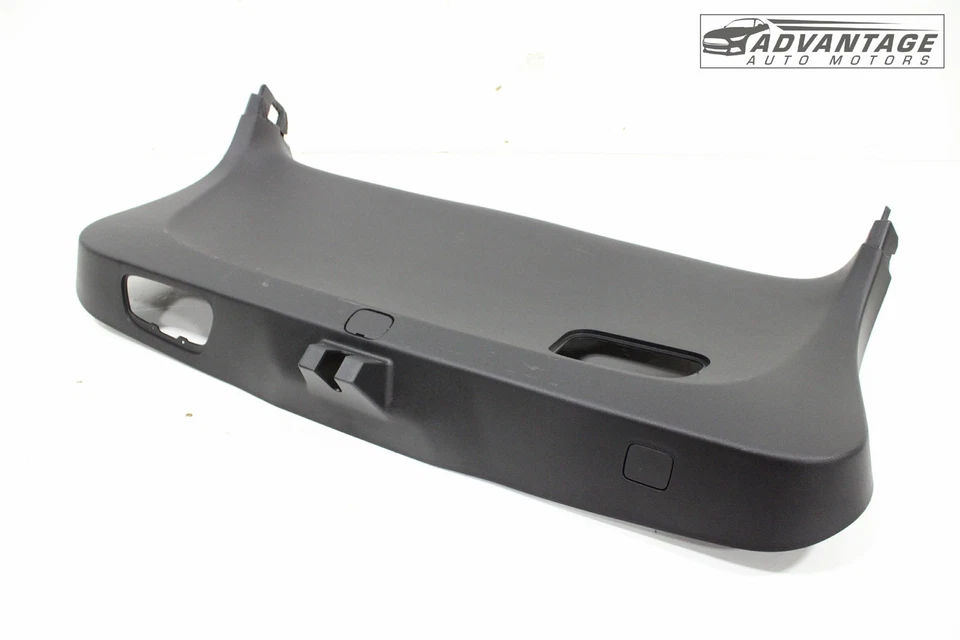 PUERTA TRASERA CHEVROLET TRAX 2024-2025 PUERTA TRASERA CUBIERTA INFERIOR PANEL MOLDURA OEM Foto 2 de 4