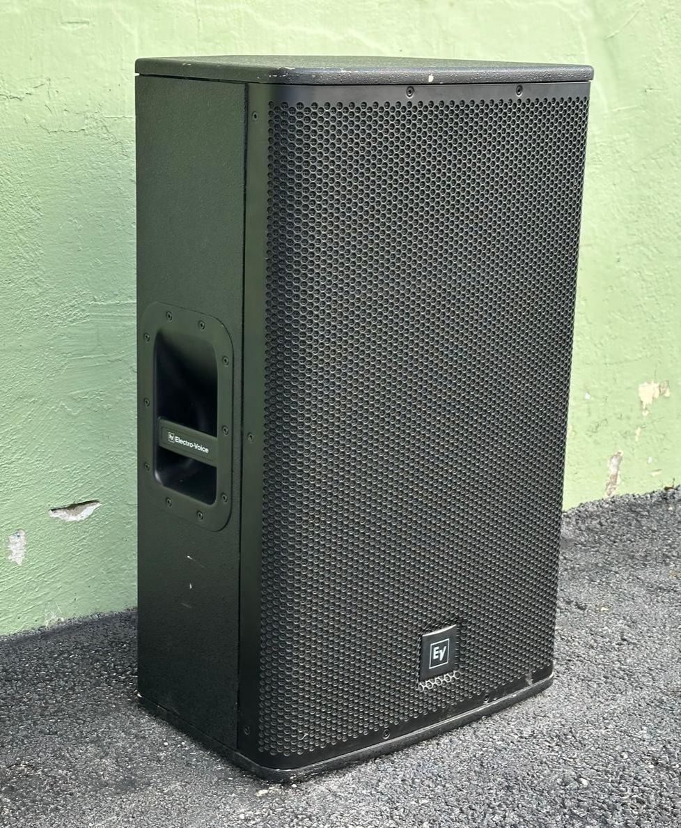 Electro-Voice ELX15P パワードスピーカー　動作確認済み Electro-Voice ELX15P パワードスピーカー 動作確認済み