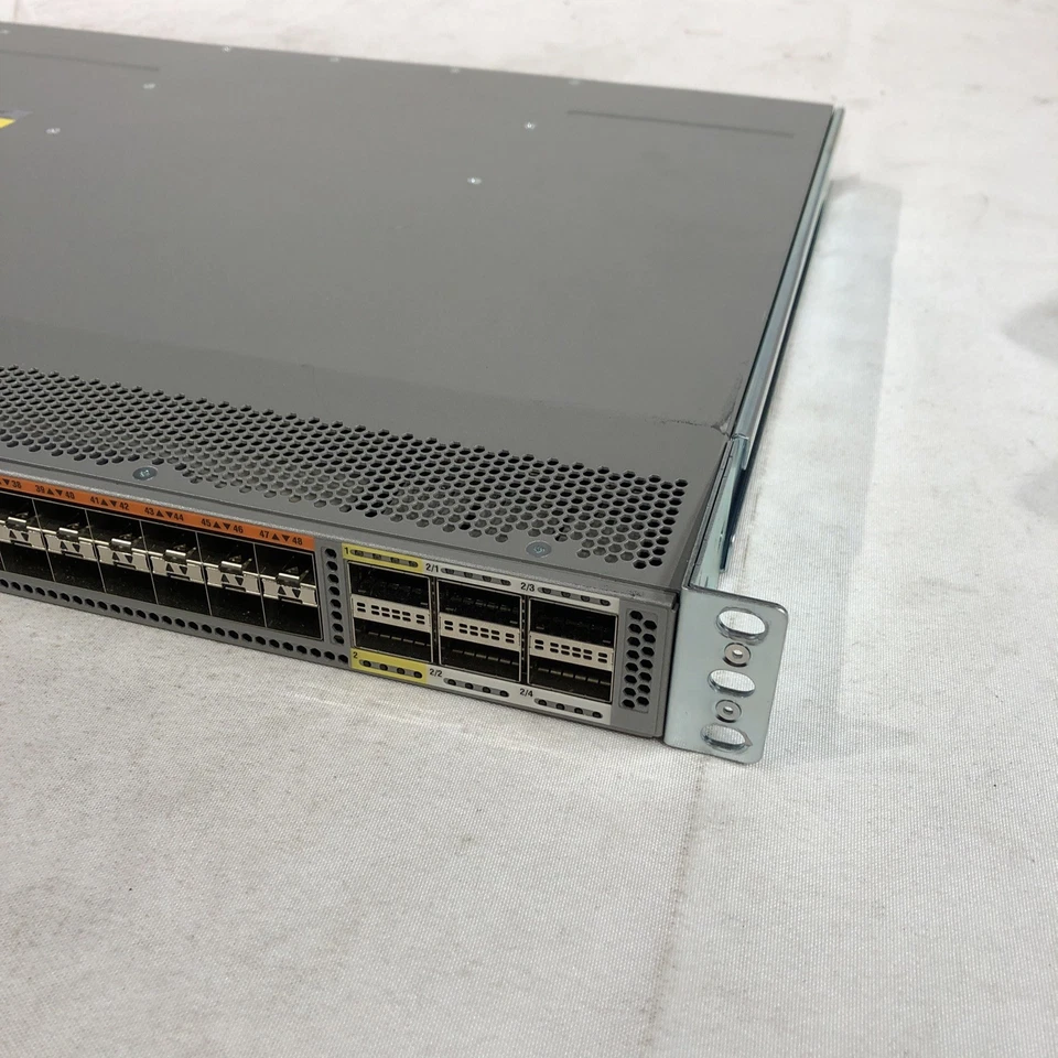 Cisco N2K-C2348UPQ-10GE 48-Port 15GE SFP+ 6x 40G QSFP Fabric Extender w/ Ears - Image 4 of 4