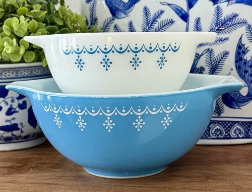 Vintage 2pc PYREX Snowflake Blue Garland Cinderella Mixing Bowls