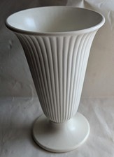 Vintage Wedgwood Ribbed Trumpet Vase Cream Etruria & Barlaston 8" Tall
