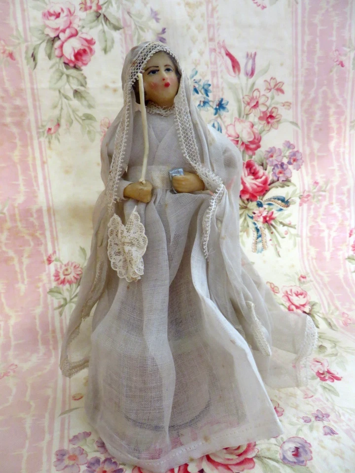TRES ANCIENNE POUPEE COMMUNIANTE EN CIRE 1925 SUR BOITE DE DRAGEES RELIGION - Photo 2/4