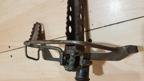 1992-2002 Yamaha YFS200 OEM Footrest 3JM-27421-01-00 & Brake Pedal 3JM-27211-10- - Picture 4 of 7