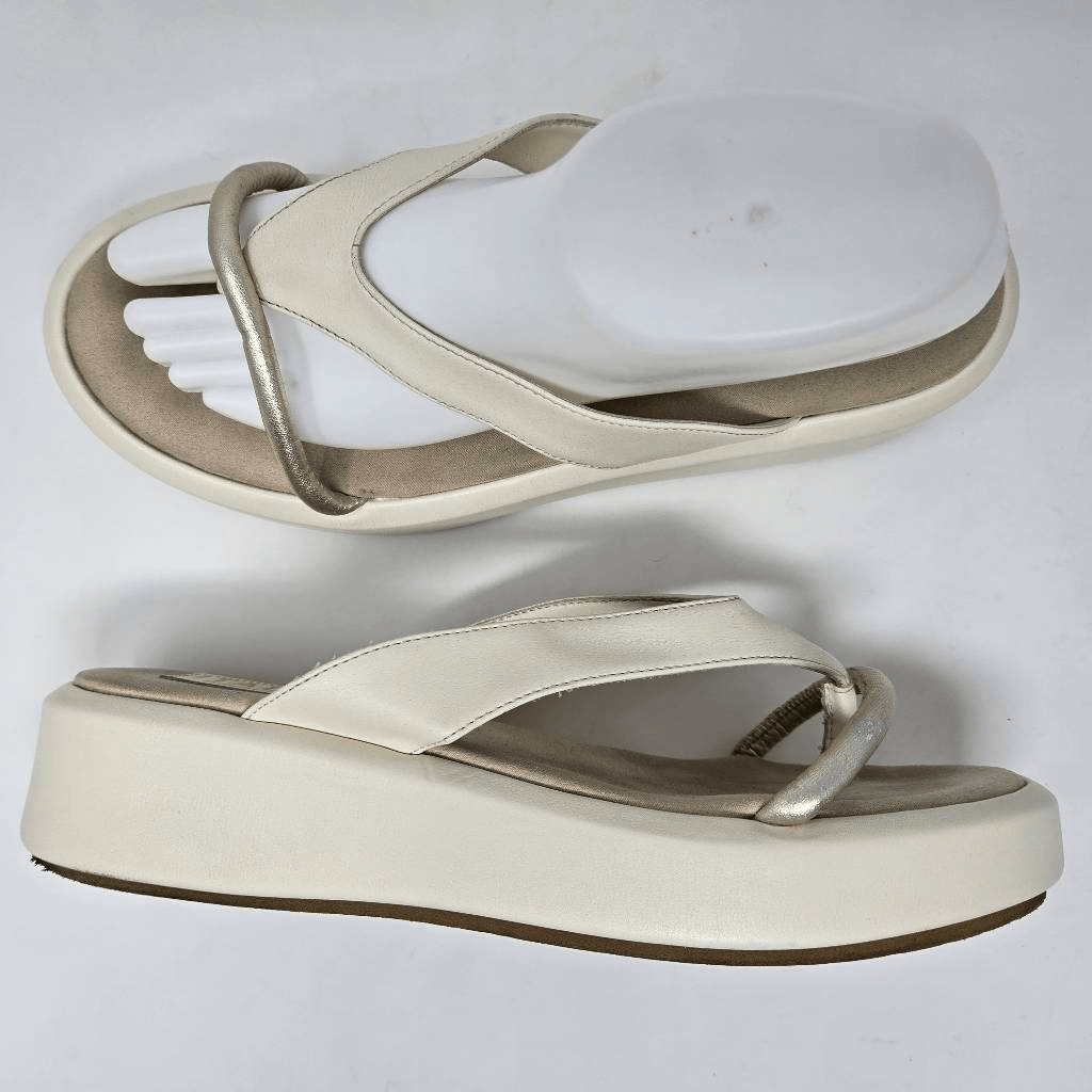 Italeau Zabri Cream Gold Leather Platform Flip Flop Sandals Women's Size 9 US