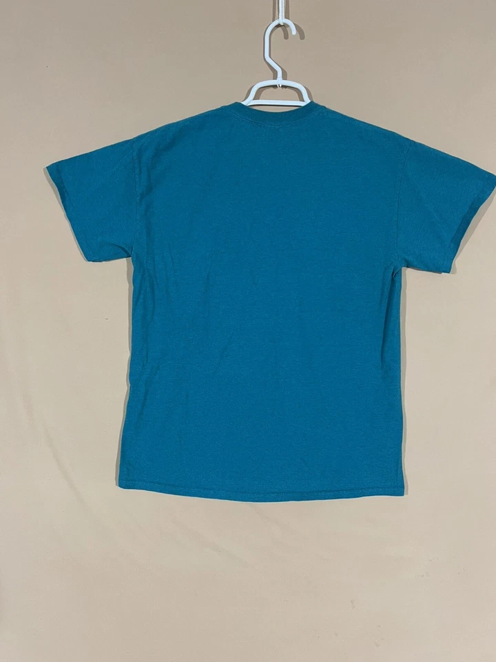 Camisa Sioux de Lucha de la Universidad de Dakota del Norte Manga Corta Azul/Verde S/M  Foto 2 de 4