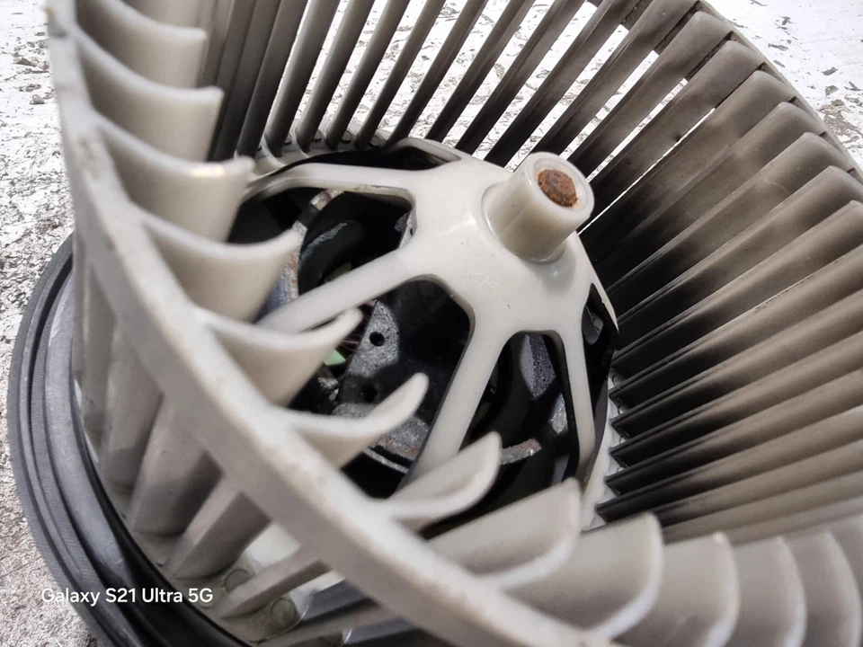 Unidad de montaje del motor ventilador calentador ventilador Ford Focus MK1 1998-2004 OEM XS4H-18456-BD Foto 2 de 4