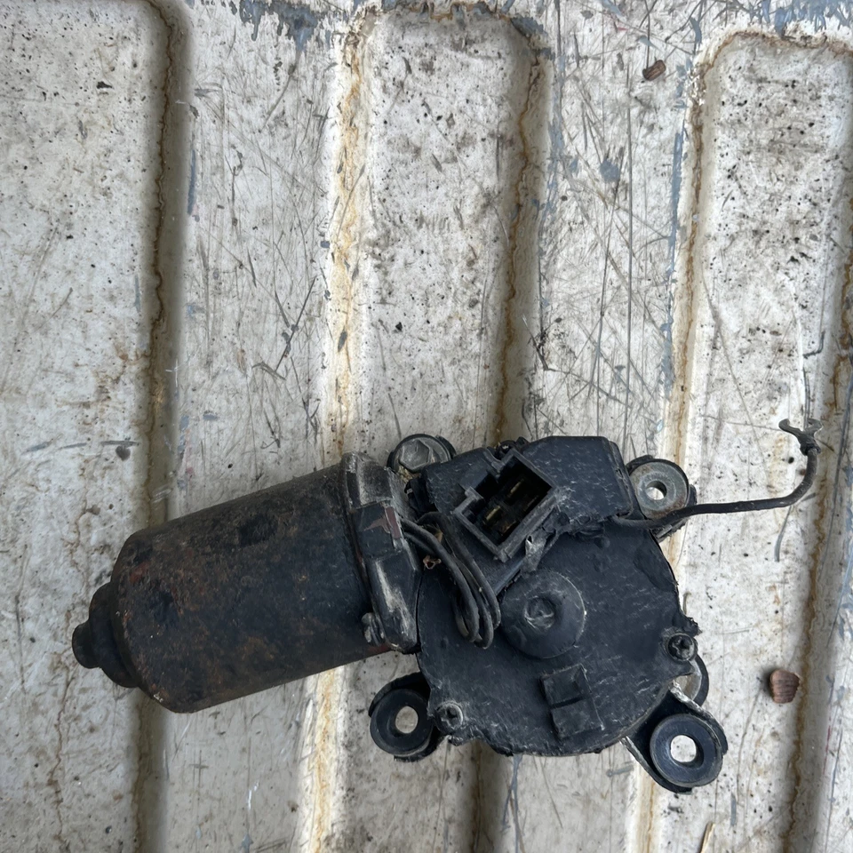 Рамка двигателя стеклоочистителя ветрового стекла 1987-1995 Mitsubishi Mighty Max 50 - Изображение 2 из 4