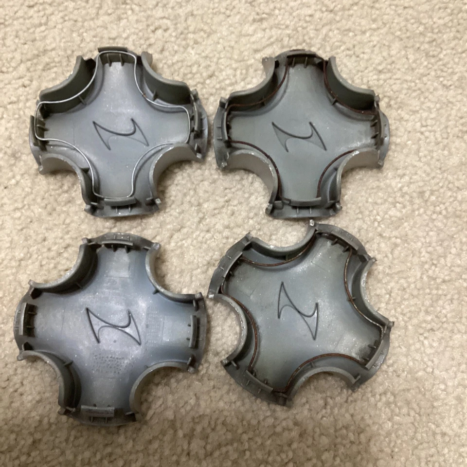 Tapa central plateada HYUNDAI ACCENT 2003-2006 - 70817 - 52960 1R500 - OEM Foto 4 de 4