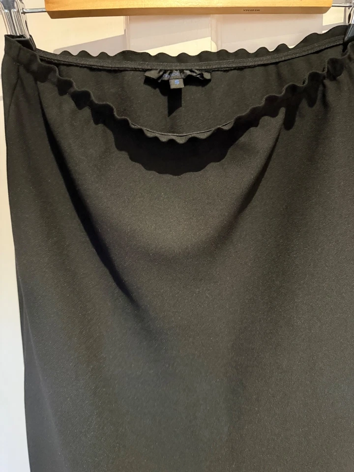 JOHN ROCHA Black Crepe Skirt Knee Length Elastic Waist Size S - Image 3 of 4