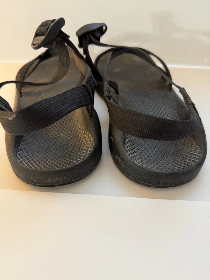 Sandalias deportivas Chaco Z1 negras clásicas de senderismo para mujer 10 Foto 4 de 4