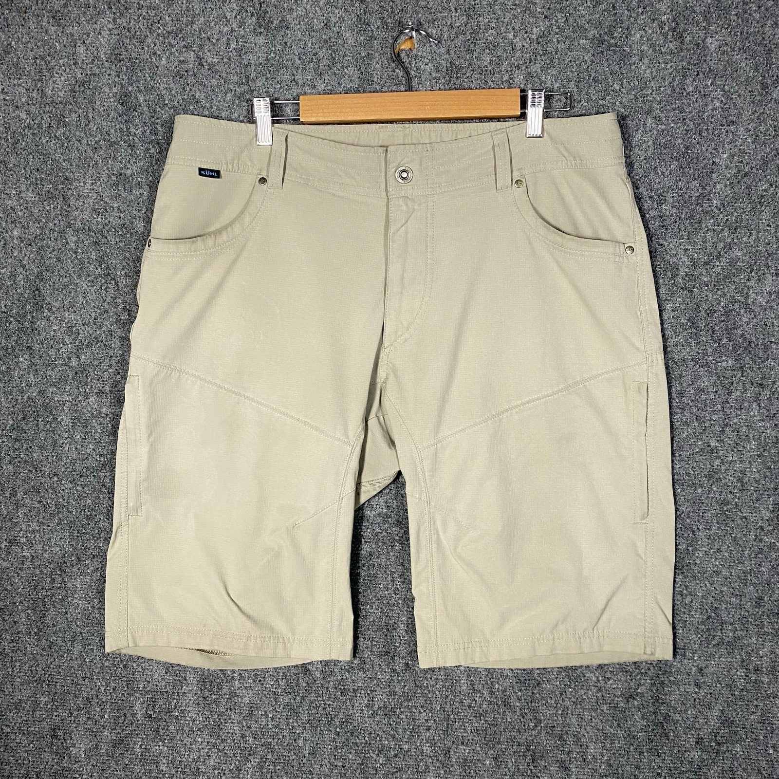 Kuhl Silencr Kargo Shorts Mens 38/11 in Beige Zipper Pockets Hiking Nylon Cargo