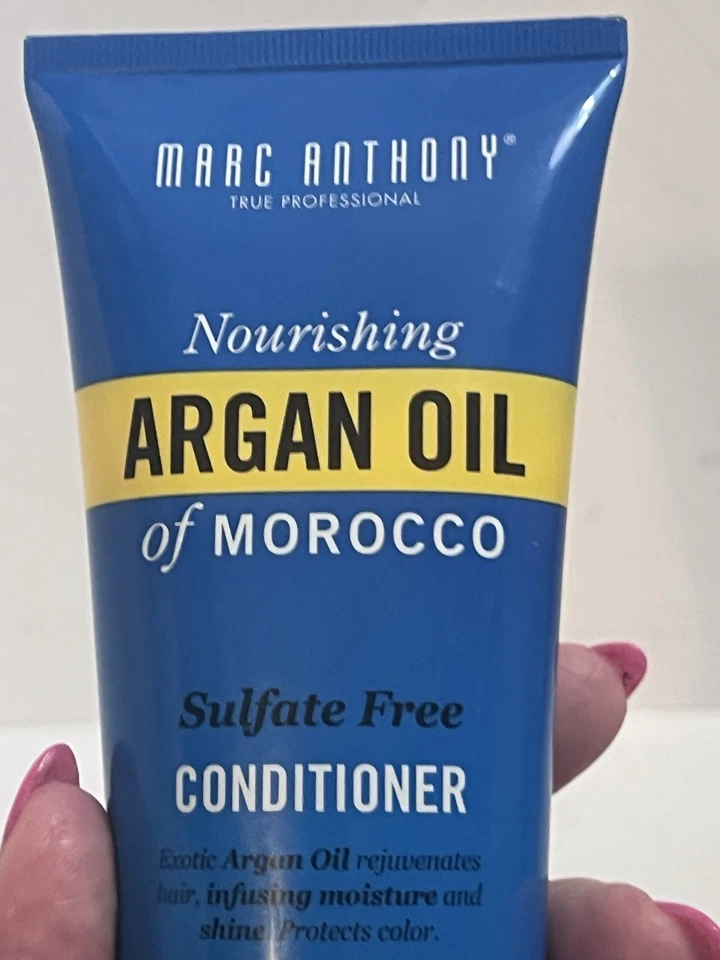 Acondicionador de aceite de argán nutritivo Marc Anthony sin sulfatos infundido con queratina Foto 3 de 4