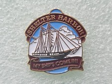 Pin's Shelter Harbor Rhode Island souvenir de voyage Charlestown RI mon navire entre