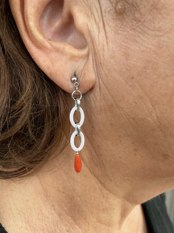 Orecchini Pendenti In Onice E Corallo Naturale  - Immagine 4 di 4