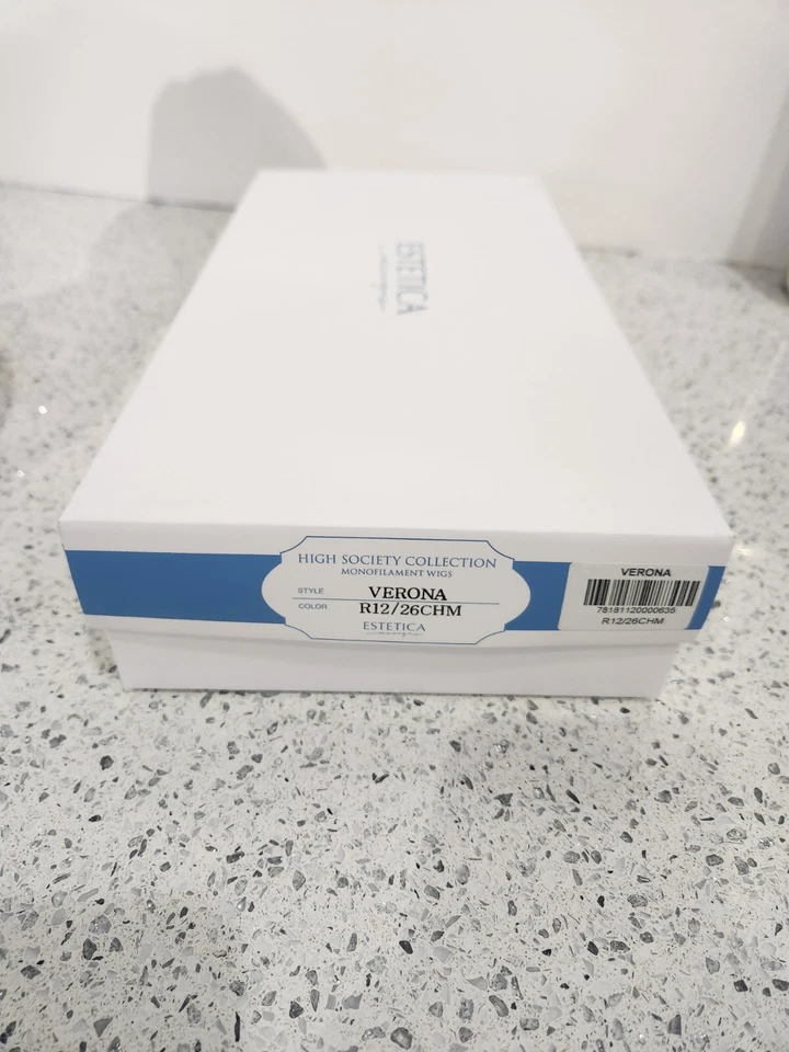 Top largo ondulado Verona by Estetica Designs R12/26CH frente de encaje y monofilamento Foto 2 de 4