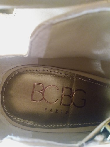 BCBG Paris Women' s Tan Leather Zip Ankle Peep Toe 4 1/2' Heel Boots sz 10 B - Picture 10 of 17