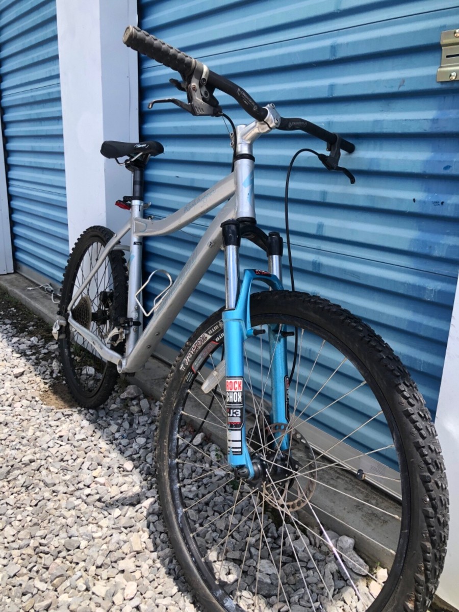 Specialized Rockhopper- 19” Aluminum Frame- RockShox J3-Disc