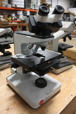 Leitz Laborlux 12 Microscope  ACHROTIGMAT 20 NPL FLUOTAR 10 PLAN 10 