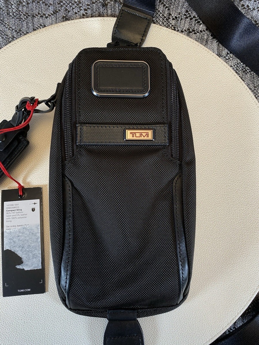 ぶー Tumi Alpha 3 Compact Sling 142398-1041