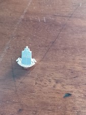 Pin's Tufts College Tower Cross Honorary Society années 40.