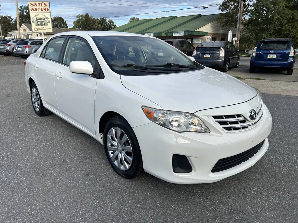 Toyota Corolla L 2013 sedán de 4 puertas 4A Foto 3 de 4