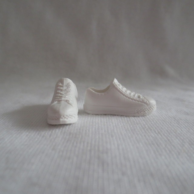 NEW 2018 Barbie Fashionista Shoe White Sneaker Flat Feet Original