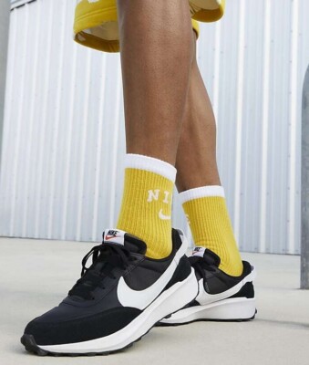 nike waffle one men's on feet