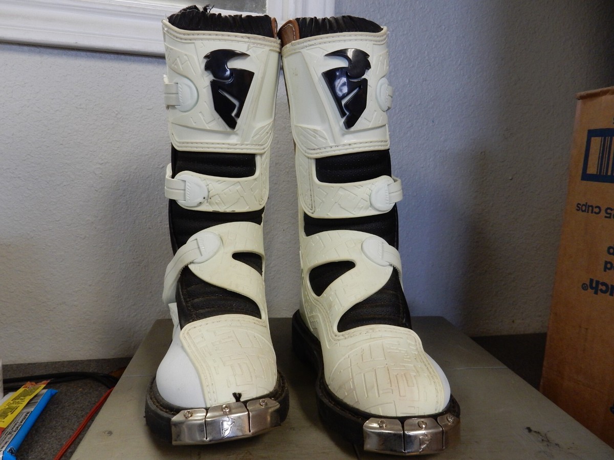 NOS THOR Blitz Motocross Boot White Youth Size 2 NOS THOR Blitz Motocross Boot White Youth Size 2