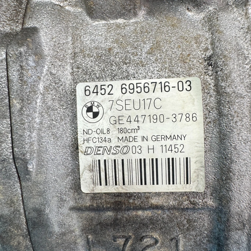 06-12 BMW 330 e90 A/C Compressor 6452 6956716-03 Fabricante de Equipamento Original - Imagem 2 de 4