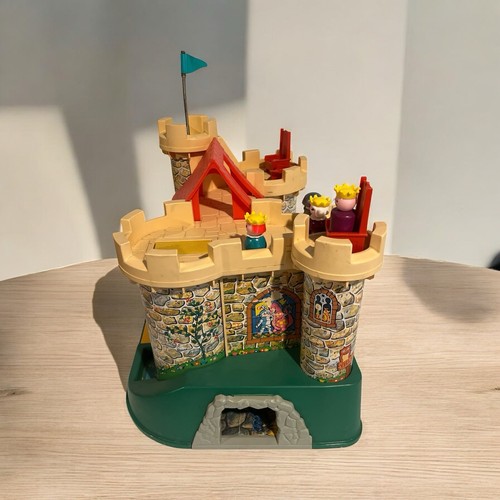 Vintage 1974 Fisher Price Castle 993 Little People King Queen Knight Set - Picture 3 of 5