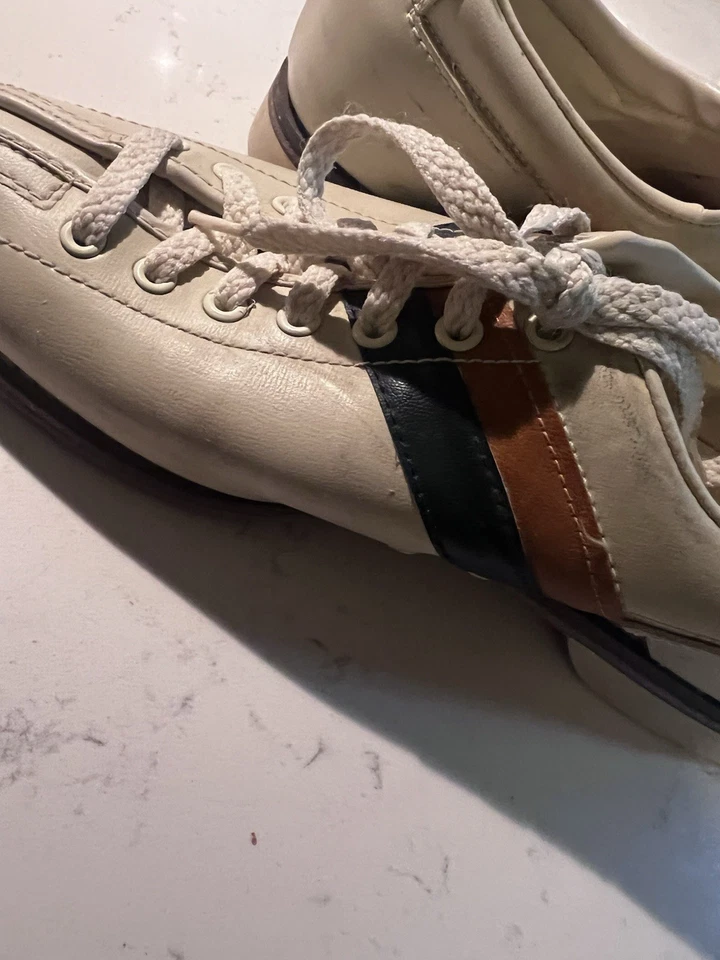 Zapatos de boliche Striker NSG vintage crema con rayas marrones y negras  Foto 3 de 4