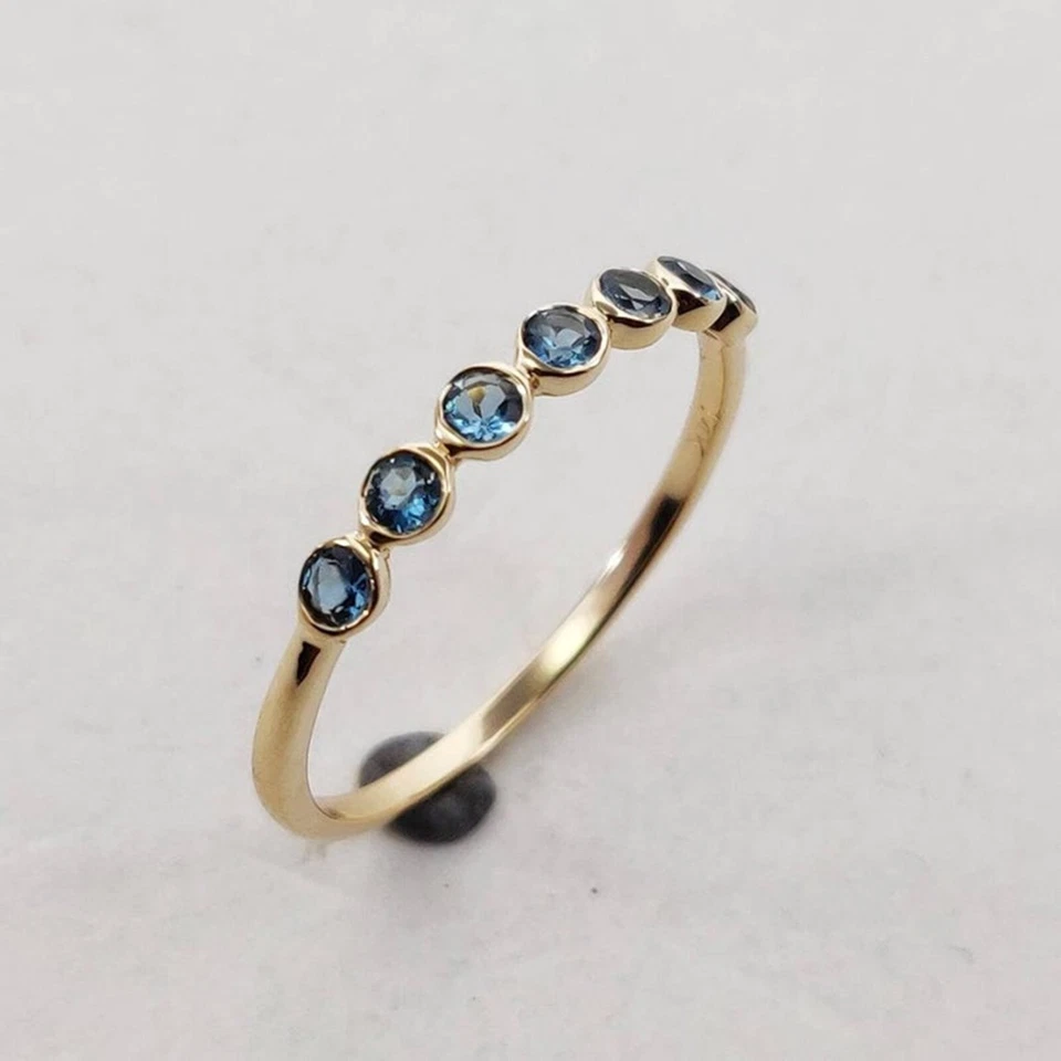 Обручальное кольцо с голубым топазом London Half Eternity из чистого серебра с позолотой - Изображение 2 из 4
