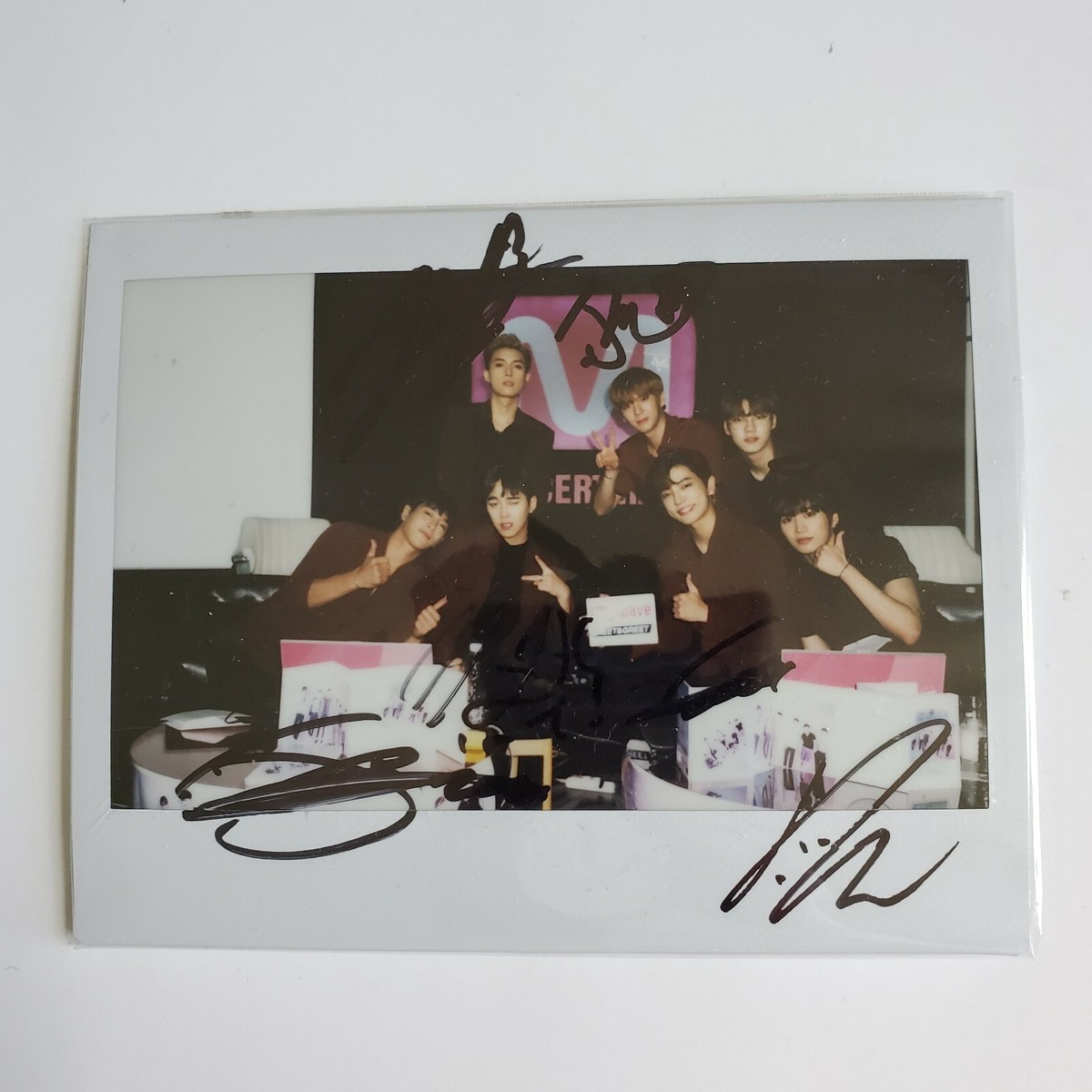 MADTOWN GROUP SIGNED POLAROID DAEWON LEE GEON AUTOGRAPHED JONGHWA