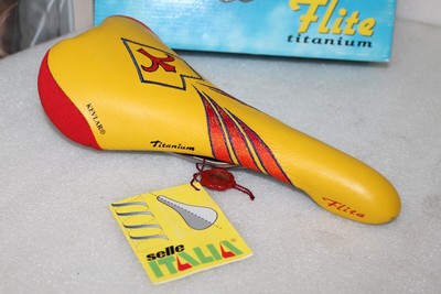 NOS Selle Italia Flite Sillín de titanio amarillo / cuero rojo Sillín Vintage Road Bike | Studio Brisant