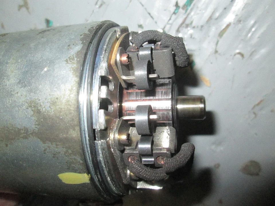 MOTOR DE PARTIDA YAMAHA FJ1100/FJ1200 4KG-81890-00-00, TESTADO, ESCOVAS A 70% - Imagem 3 de 4