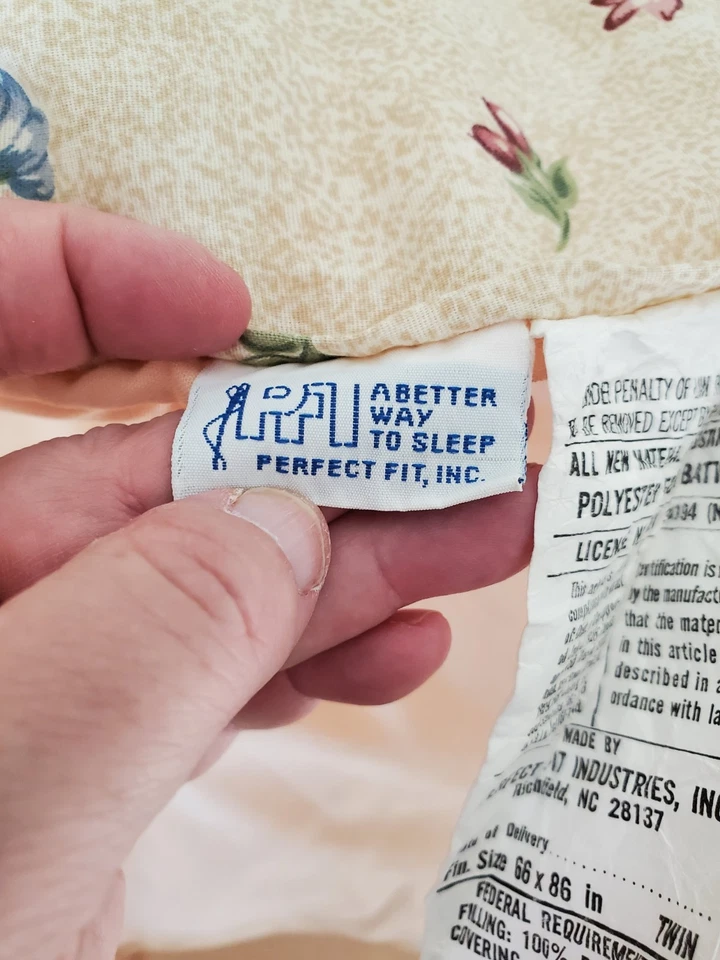 Manta acolchada floral de inspiración vintage - Estampado de jardín de melocotón y rosa - Acogedora... Foto 4 de 4