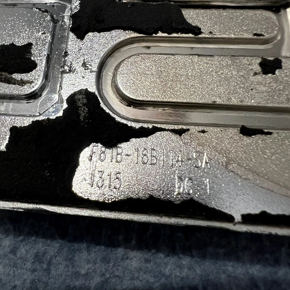 99 00 01 02 03 04 福特 F-350 XLT 超级任务侧刺绣标志徽章符号原始设备制造商 B8 — 第 3/4 张图片