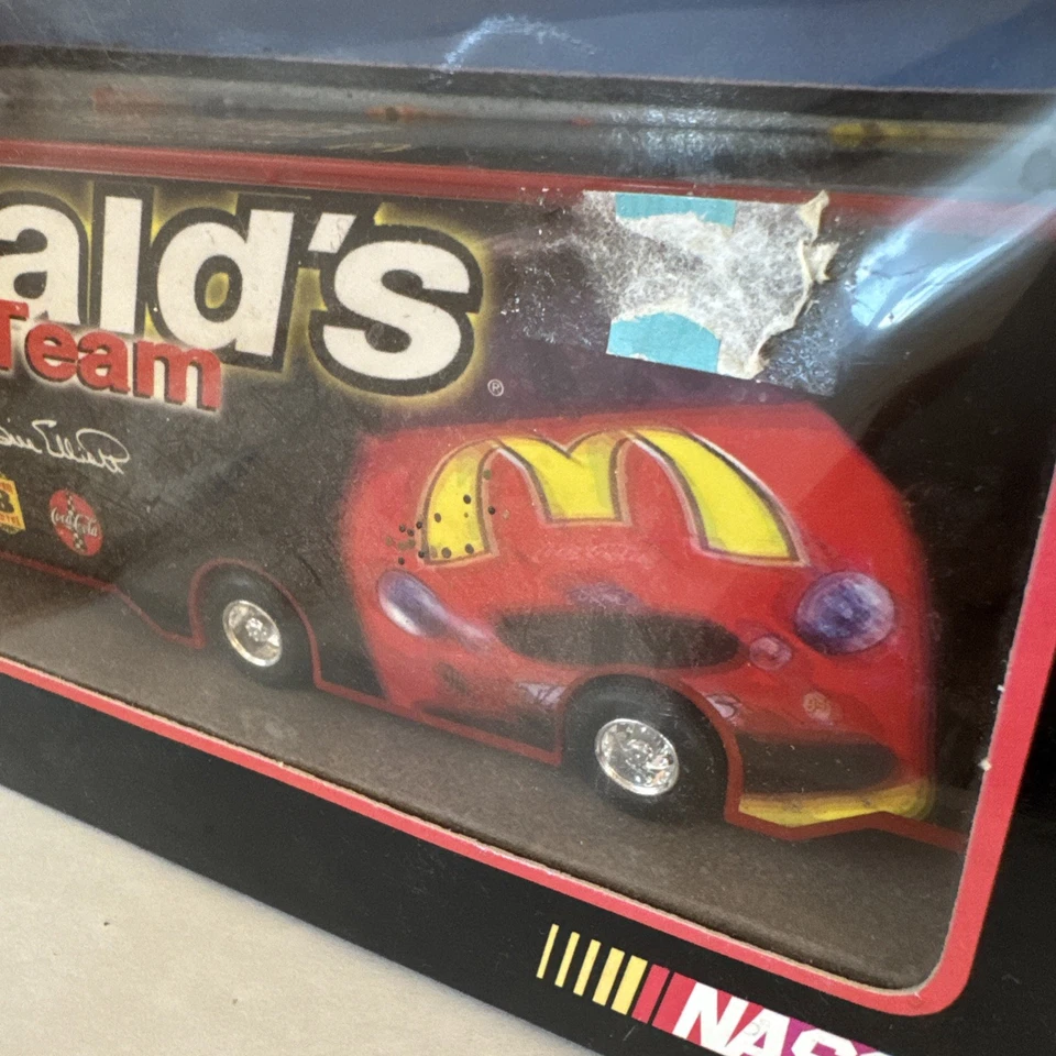 Hot Wheels Racing Билл Эллиот No94 McDonald's Team Transporter - Изображение 2 из 4