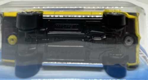 Hot Wheels 2010 Muscle Mania Yellow ‘69 Pontiac GTO Judge 84/240 06/10 - Picture 6 of 7