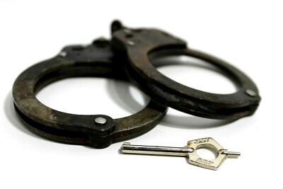 Smith & Wesson M100-1 Handcuffs With Key | eBay