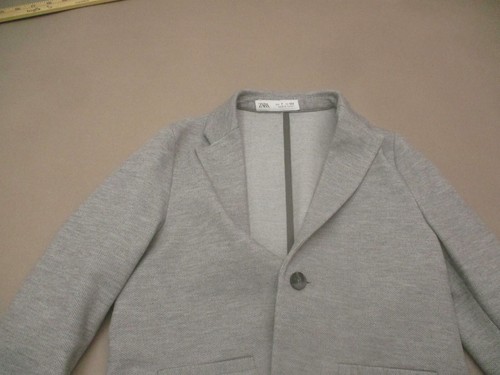 ZARA Size 7 Boys Gray Lapel Pocket V-Neck One Button Stylish Knit Blazer 551 - Picture 2 of 8